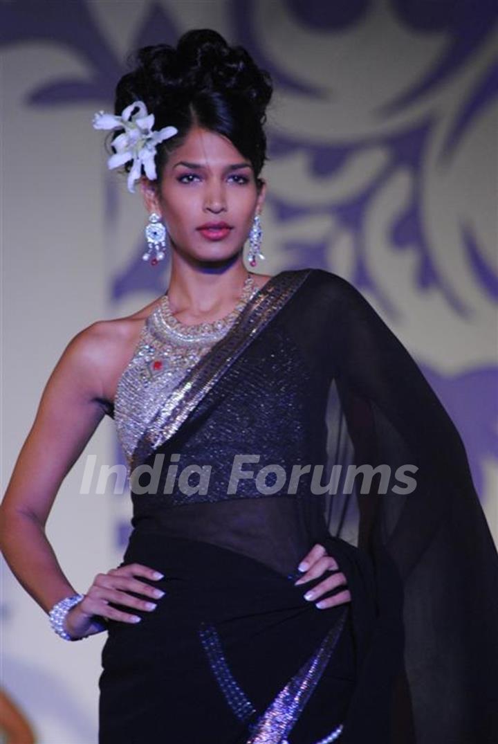 Model Walks at Aamby Valley Indian Bridal Week day 4