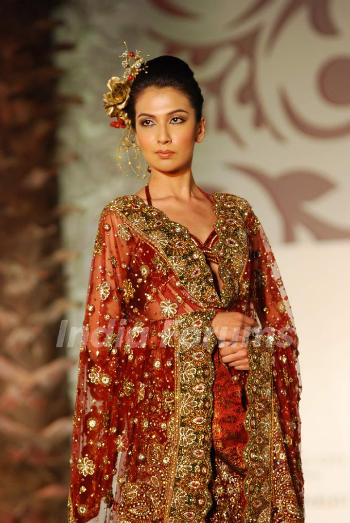 Model Walks for fashion designer Riyaz Ganji at Aamby Valley Indian Bridal Week day 4