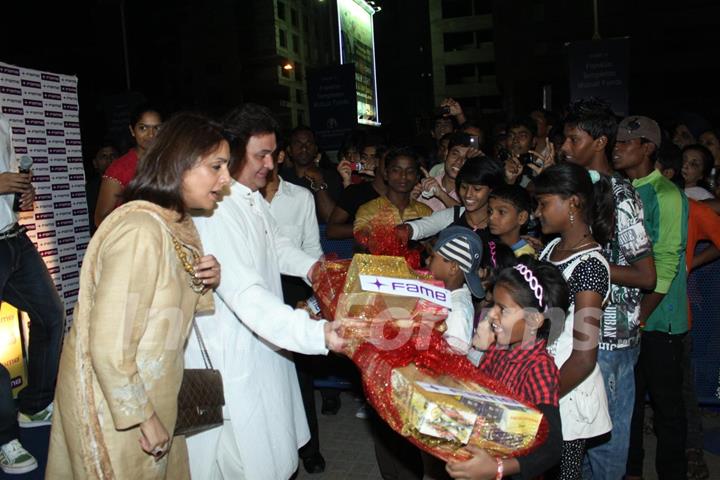 Rishi Kapoor and Neetu Singh celebrate Diwali with kids at Fame Cinemas