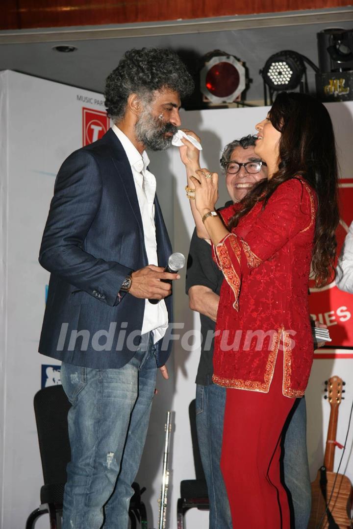 Juhi at Shahrukh Bola Khoobsurat Hai music launch at Novotel