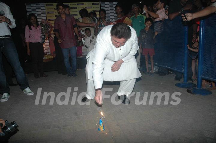 Rishi Kapoor celebrate Diwali at Fame Big Cinema