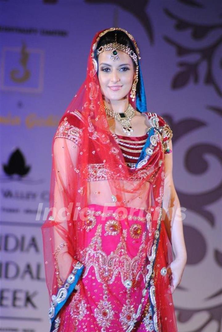 Tulip Joshi walks the ramp at Aamby Valley Indian Bridal Week day 5