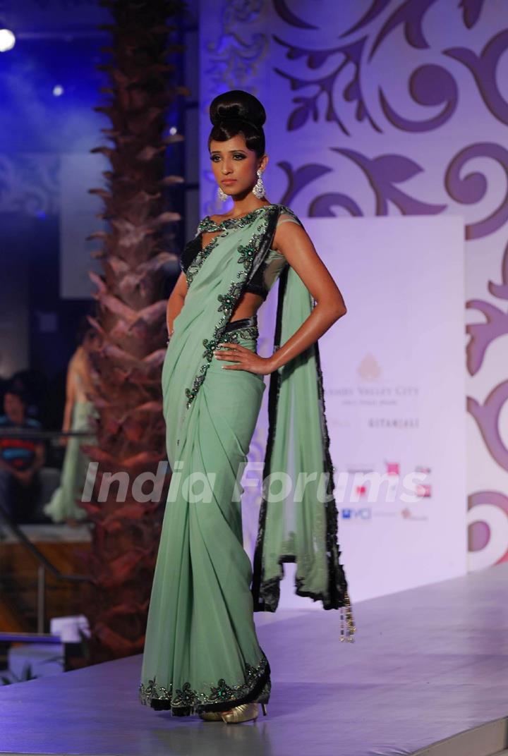 Model Walks for designer jaya misra at Aamby Valley Indian Bridal Week day 5