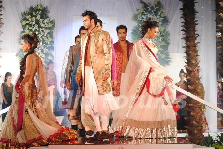 Model Walks for fashion designer Manish Malhotra at Aamby Valley Indian Bridal Week day 5