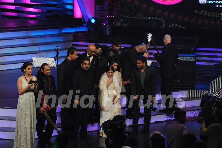 Lata Mangeshkar, A.R.Rahman, Shankar and Asha at Global Indian Music Awards on Wednesday night at Ya