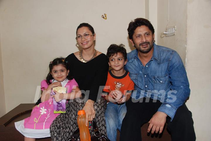 Golmaal 3 team celebrates with kids at Fame