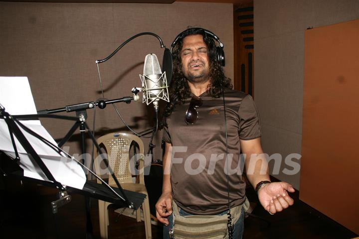 Jojo recorded song for the Hindi film Satrangee Parachute