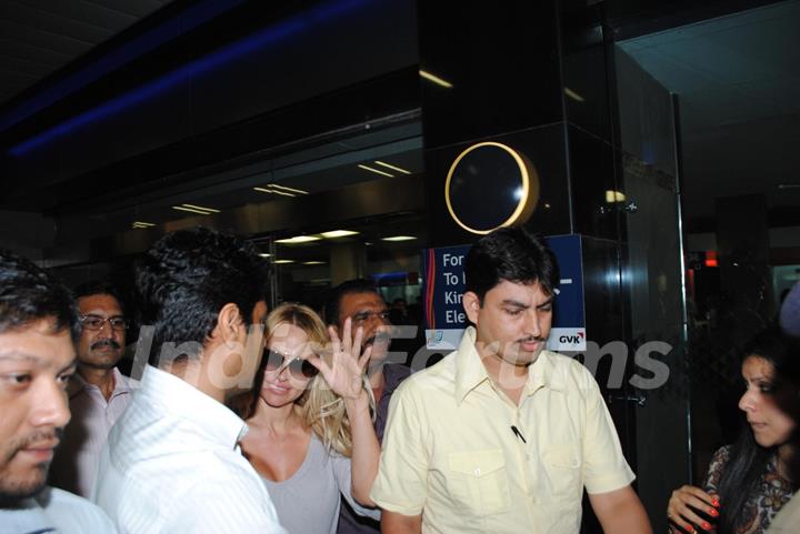 Pamela Anderson arrives in India for Bigg Boss 4 at the Mumbai International Airport