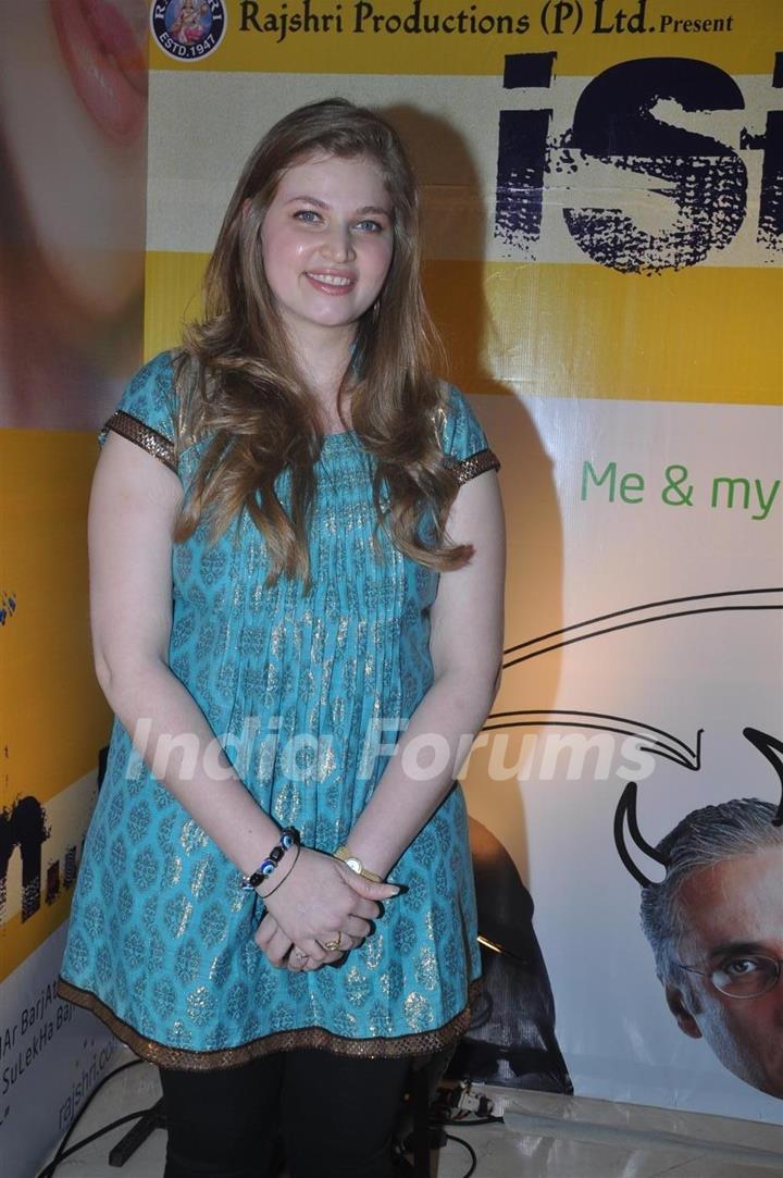 Vidhi Kasliwal a director at launch of &quot;Isi Life Mein&quot; Film