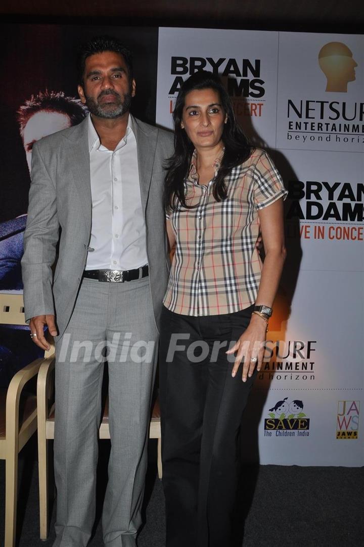 Sunil and Mana Shetty at Bryan Adams live concert press meet at Grand Hyatt, Mumbai