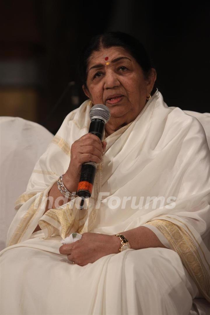 Lata Mangeshkar at National Festival Of Indian Classical Music & Dance at Ravindra Natya Mandir