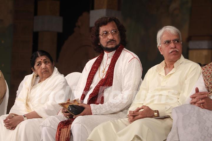 Lata Mangeshkar at National Festival Of Indian Classical Music & Dance at Ravindra Natya Mandir