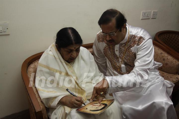 Lata Mangeshkar at National Festival Of Indian Classical Music & Dance at Ravindra Natya Mandir