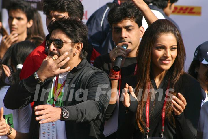 Arshad Warsi and Bipasha Basu during the Delhi Half Marathon, in New Delhi