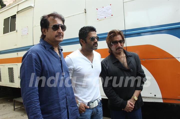 Shakti Kapoor, Sunil Shetty and Kiran Kumar at Raqt-Ek Rishta film Mahurat at Filmistan