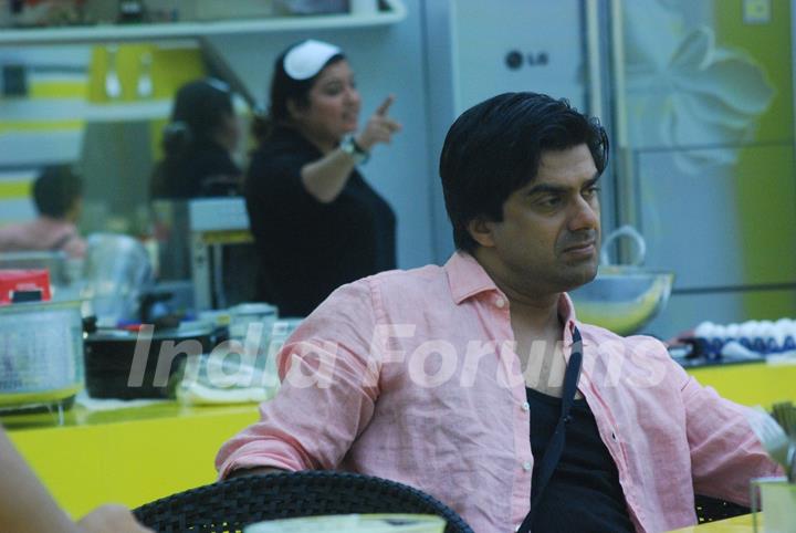 Sameer Soni in tv show Bigg Boss 4