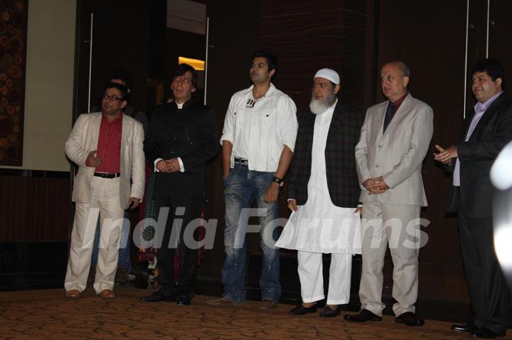 Anupam Kher, Gulshan Grover and Arya Babbar at the launch of the film 'Kuch Log' based on 26/11 attacks