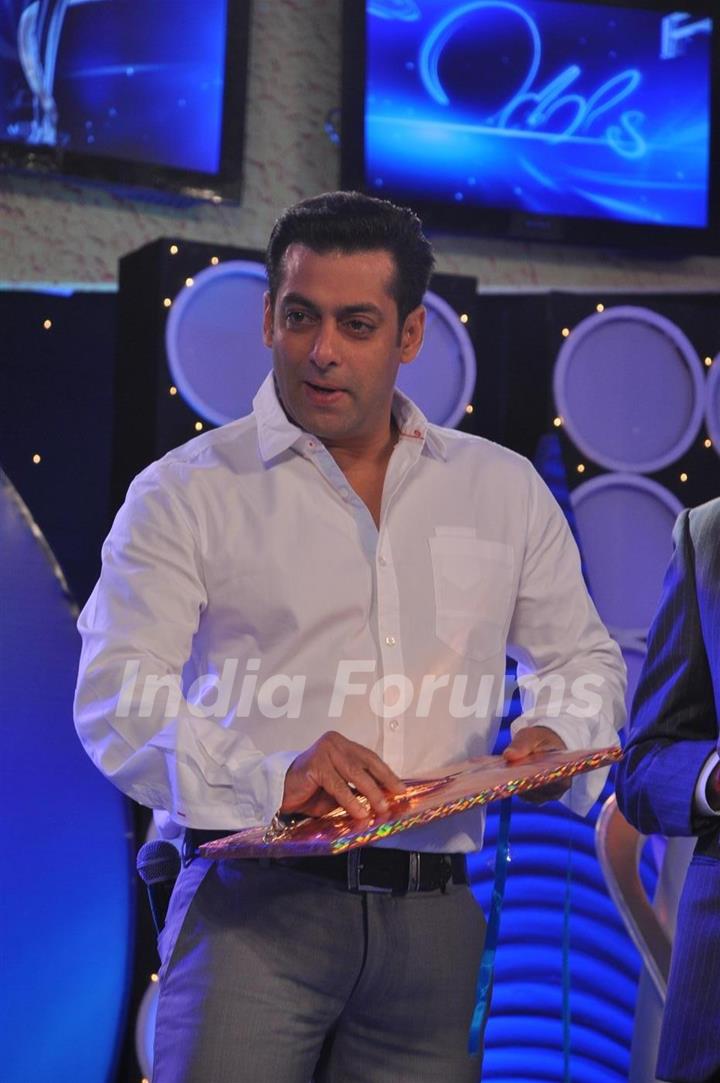 Salman Khan honoured the extraordinary achievers at IBN 7's Bajaj Allianz Super Idol Awards at Hotel TajLands End in Bandra