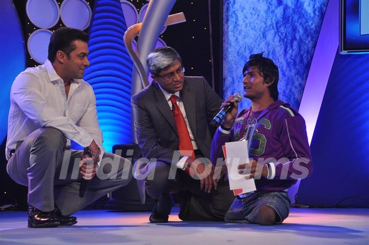 Salman Khan honoured the extraordinary achievers at IBN 7's Bajaj Allianz Super Idol Awards at Hotel TajLands End in Bandra