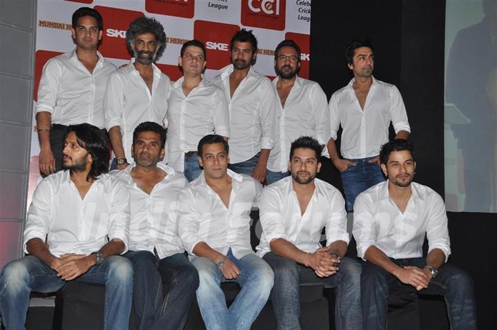 Bollywood actors at Press Conference for the Celebrity cricket League (CCL), Mumbai