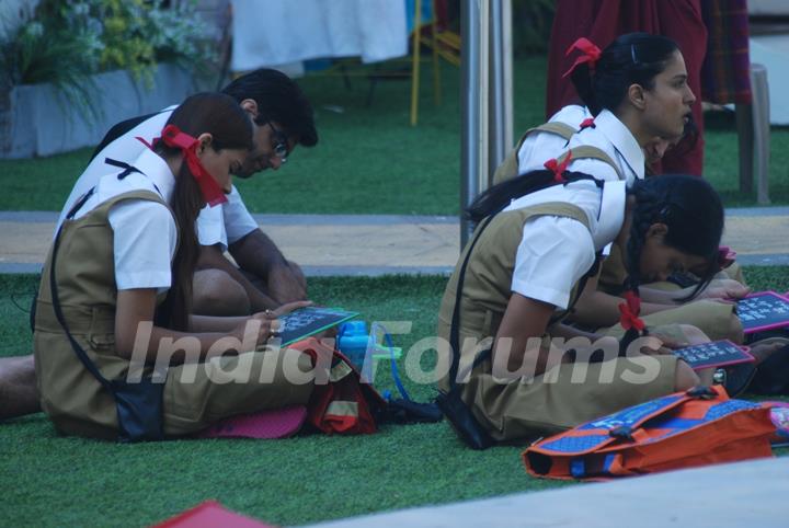 Housemates studying in Bigg Boss 4 house