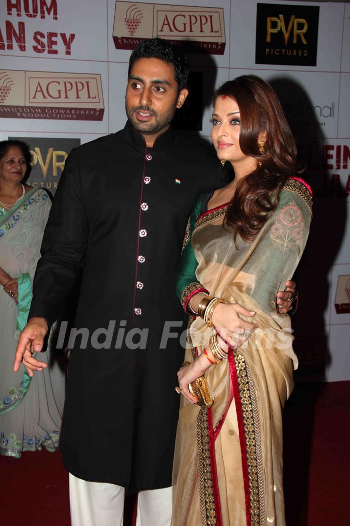 Abhishek and Aishwarya Rai Bachchan at Premier Of Film Khelein Hum Jee Jaan Sey