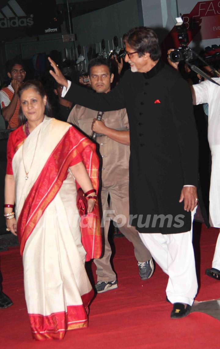 Amitabh and Jaya Bachchan at Premier Of Film Khelein Hum Jee Jaan Sey