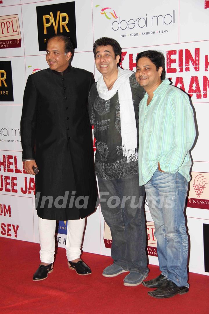 Ashutosh and Deepak Tijori at Premier Of Film Khelein Hum Jee Jaan Sey