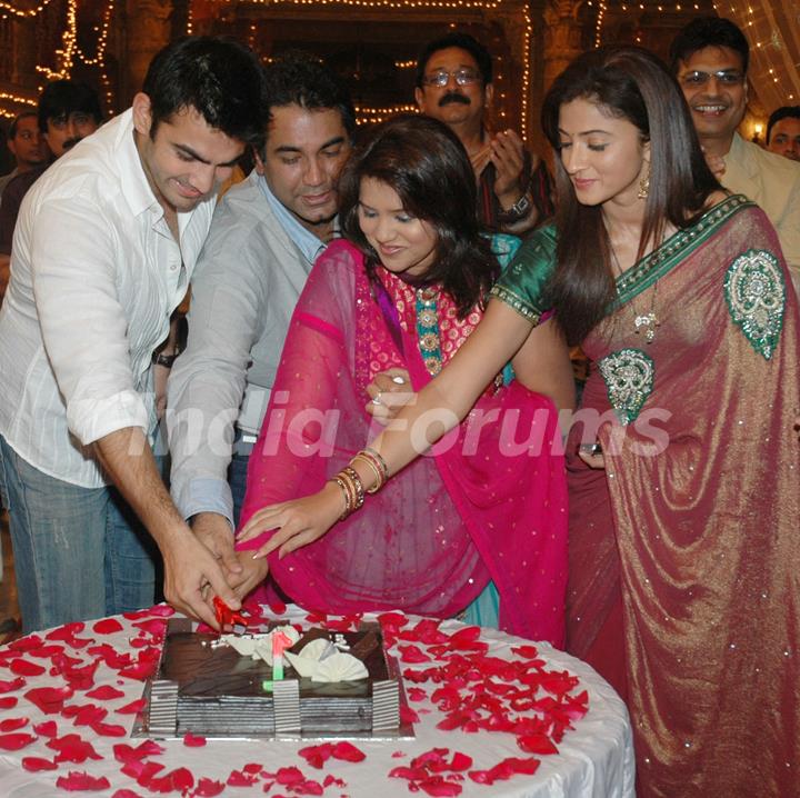 Rajshri Production’s “Yahan Main Ghar Ghar Kheli” celebrates the completion of one year