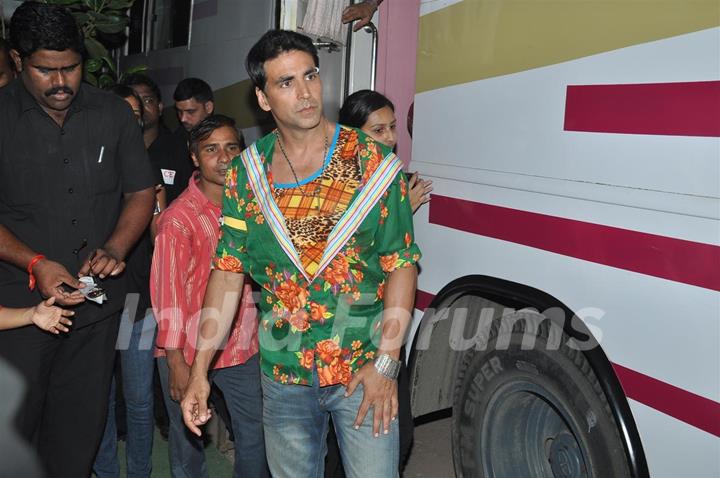 Akshay Kumar at Film “TEES MAAR KHAN‘’ promotion Beach Party