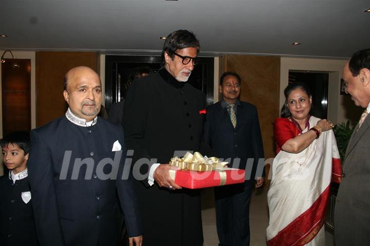 Amitabh and Jaya at Sameer daughter Shanchita & Abhishek wedding at Sun and Sands wedding reception