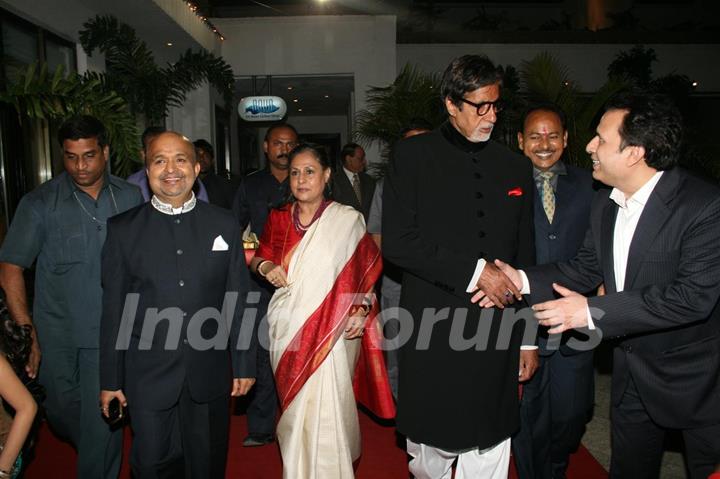 Amitabh and Jaya at Sameer daughter Shanchita & Abhishek wedding at Sun and Sands wedding reception