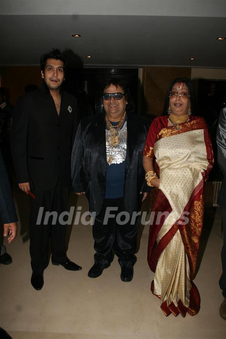 Bappi Lahiri with his wife and son at Sameer daughter Shanchita & Abhishek wedding at Sun and Sands