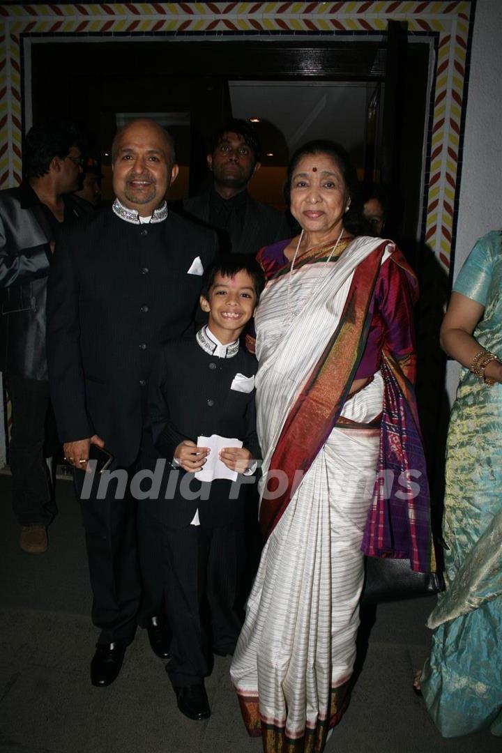 Asha Bhonsle at Sameer's daughter Shanchita & Abhishek wedding at Sun and Sands wedding reception
