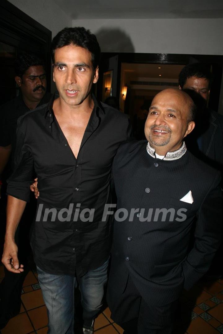 Akshay Kumar at Sameer's daughter Shanchita & Abhishek wedding at Sun and Sands wedding reception