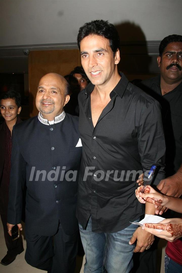 Akshay Kumar at Sameer's daughter Shanchita & Abhishek wedding at Sun and Sands wedding reception