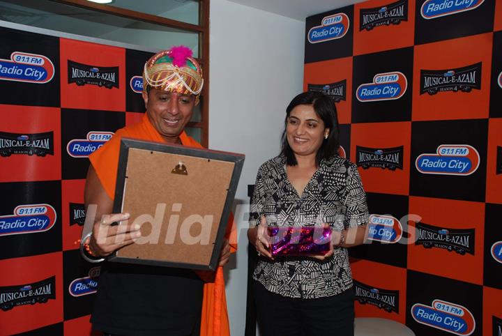 Sukhwinder at Radio City Musical-e-azam at Bandra. .