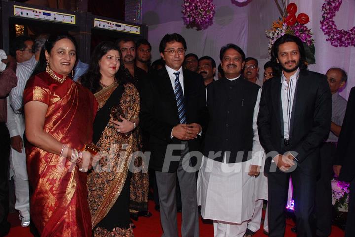 Ritesh Deshmukh at Nitish Rane's wedding reception at Mahalxmi Race Course. .