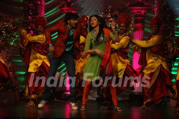 Govinda, Tanushree, Anushka and Rajeev Singh on the sets of Sony's Saas Bina Sasural . .