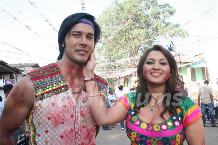 Rajneesh Duggal with Misti Mukherjee at Holi Song with Ganesh Acharya for film Main Krishan Hun at Kamalistan