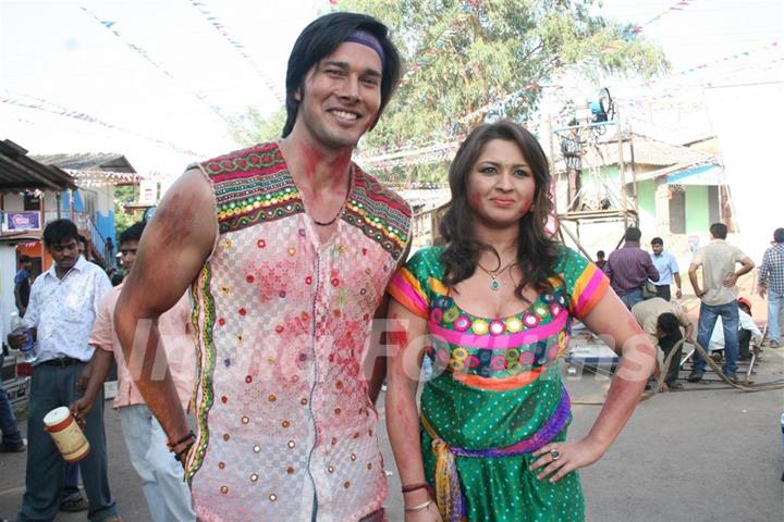 Rajneesh Duggal with Misti Mukherjee at Holi Song with Ganesh Acharya for film Main Krishan Hun at Kamalistan