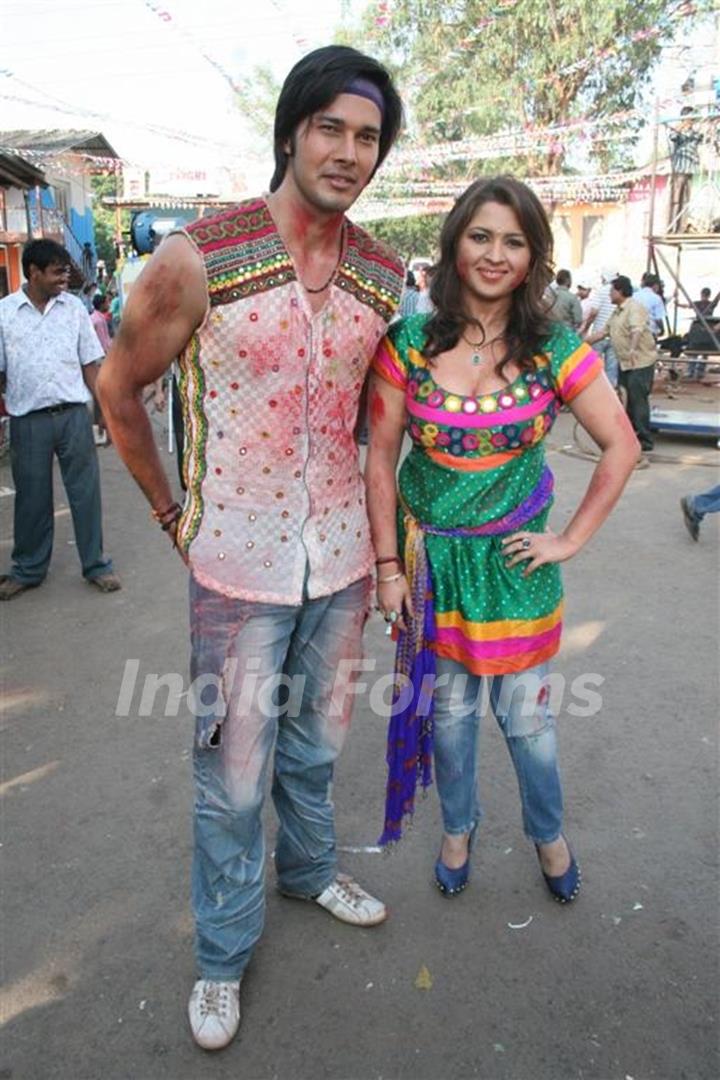 Rajneesh Duggal with Misti Mukherjee at Holi Song with Ganesh Acharya for film Main Krishan Hun at Kamalistan