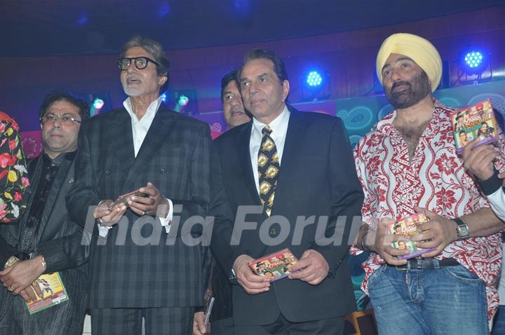 Dharmendra, Sunny Deol and Amitabh Bachchan at Music release of 'Yamla Pagla Deewana'