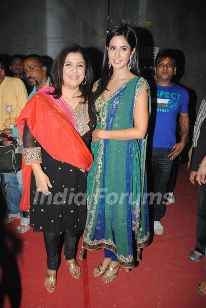 Farah Khan and Katrina Kaif at Promotion of ‘Tees Maar Khan’ on reality show ‘Jhalak Dikhhla Jaa’