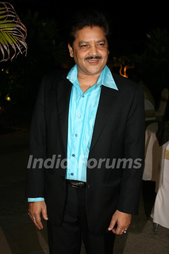 Udit Narayan at Shatrughan Sinha launches RamPur Ka Laxman film at Sea Princess. .