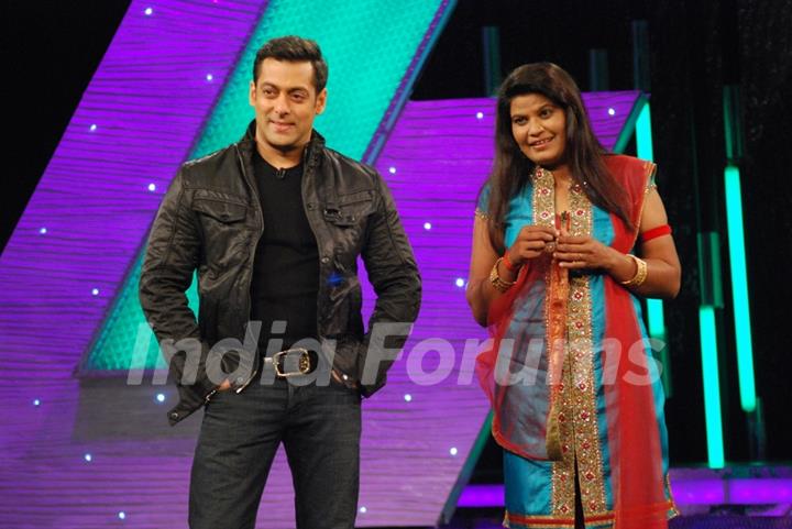 Bigg Boss- 4 Contestant -Seema Parihar and Salmaan Khan