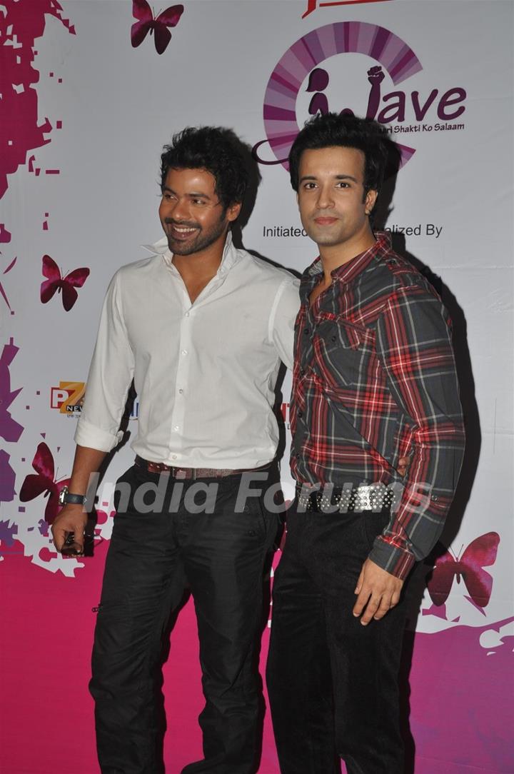 Shabir Ahluwalia and Aamir Ali Malik at Pearls Waves Concert, Bandra Kurla Complex in Mumbai. .