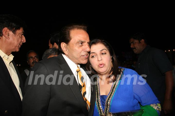 Farah Khan and Dharmendra at Colors Umang 2011. .