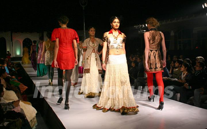 Models showcasing collections by Maghna Rai Medhi at the National Handloom Expo, in New Delhi on Tuesday. .