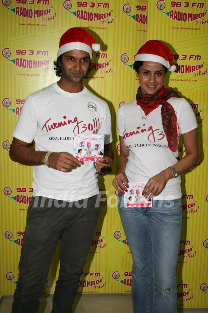 Gul Panag and Purab Kohli at Radio Mirchi to promote Turning 30!!! film, Lower Parel. .